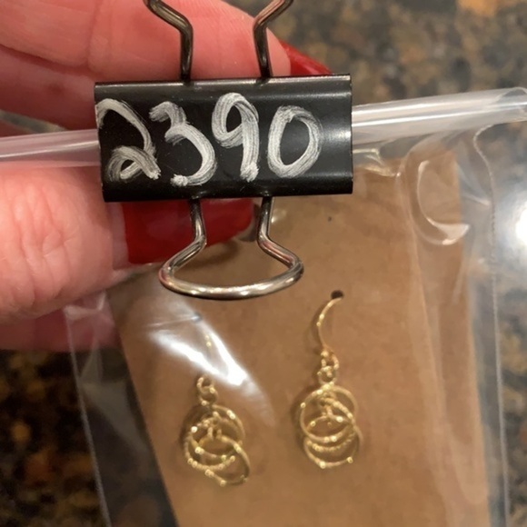 💐5/25 2 pair delicate dangle drop crystal gold tone circle earrings - Picture 9 of 9